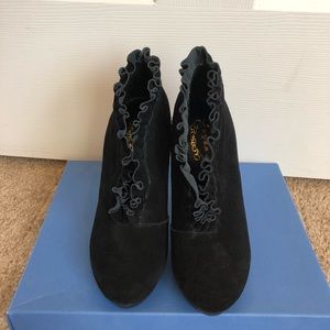 Ankle boots.